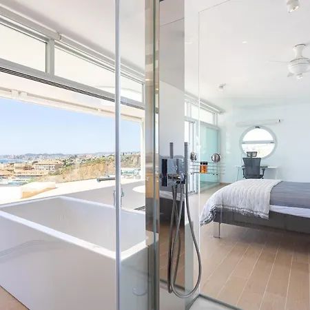 דירה Ensuite Penthouse Panoramic Sea View With Jacuzzi פואנגירולה