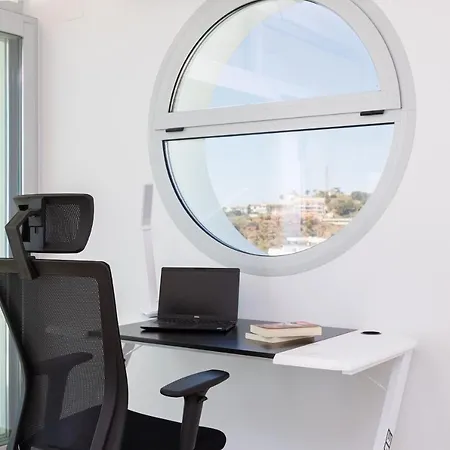 Ensuite Penthouse Panoramic Sea View With Jacuzzi * פואנגירולה