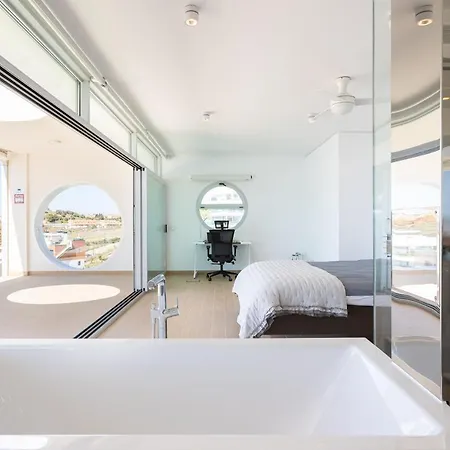 Апартаменты Ensuite Penthouse Panoramic Sea View With Jacuzzi Фуэнхирола