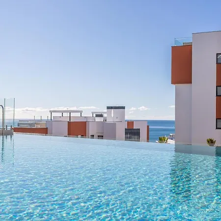 Ensuite Penthouse Panoramic Sea View With Jacuzzi Фуэнхирола