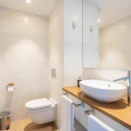 Ensuite Penthouse Panoramic Sea View With Jacuzzi דירה פואנגירולה