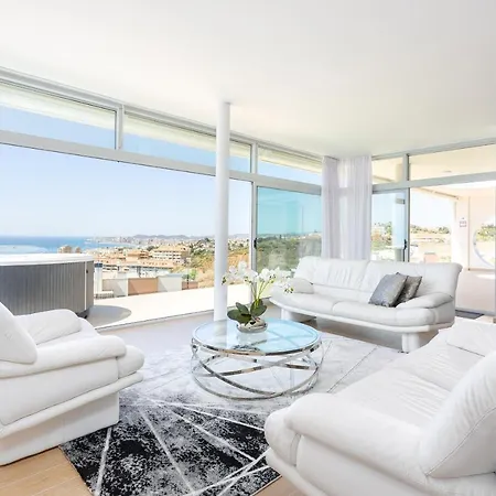 Ensuite Penthouse Panoramic Sea View With Jacuzzi דירה פואנגירולה