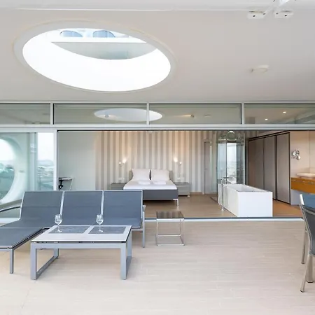 Ensuite Penthouse Panoramic Sea View With Jacuzzi פואנגירולה