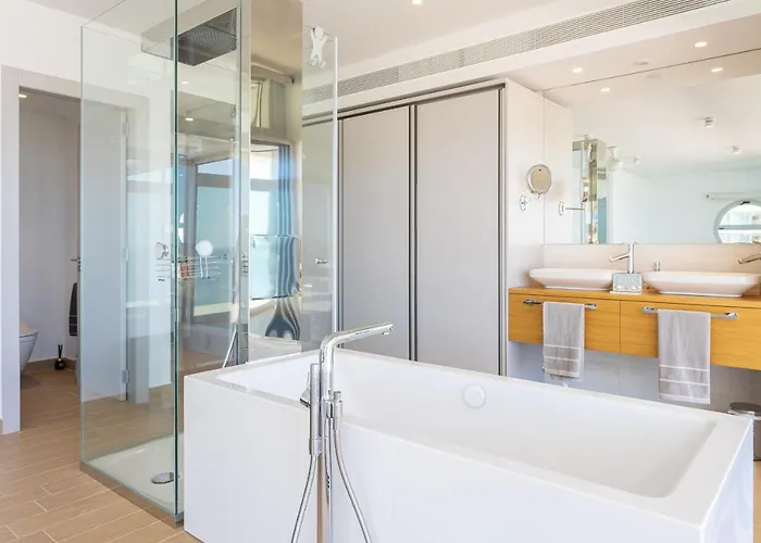 Ensuite Penthouse Panoramic Sea View With Jacuzzi Lägenhet